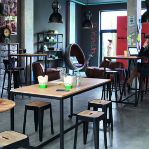 Hudson Pro - Table à manger professionnelle à roulettes L150