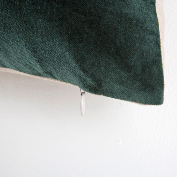 Coussin décoratif en velours vert