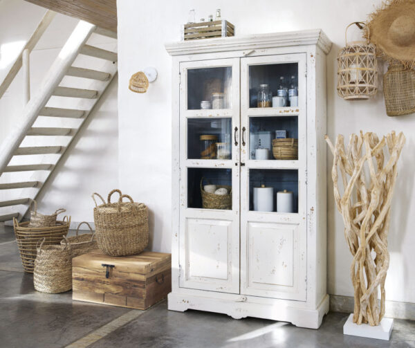 Meuble de rangement en bois blanc