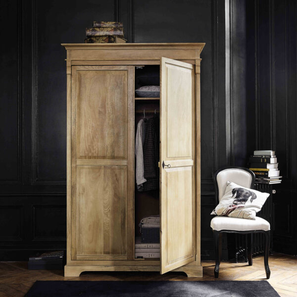 Armoire Vintage