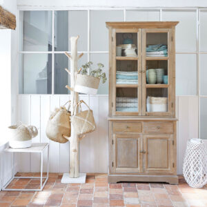 Meuble de rangement en bois clair